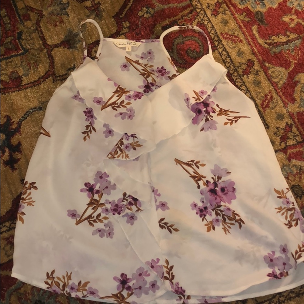 Cute Blouse!! Perfect for the summer